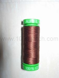 Bobine de fil AURIFIL MARRON CHOCOLAT spécial patchwork main et machine