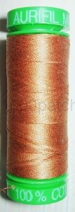 Bobine de fil AURIFIL MARRON NOISETTE spécial patchwork main et machine