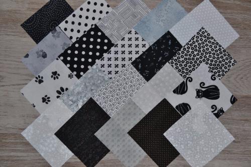 Lot de 20 Coupons de Tissus Patchwork Noir et Blancs - Charm Pack