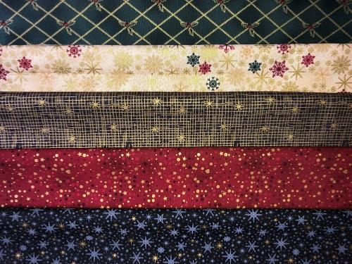 Tissus Patchwork de Noël  – Lot de 5 coupons dorés n°1