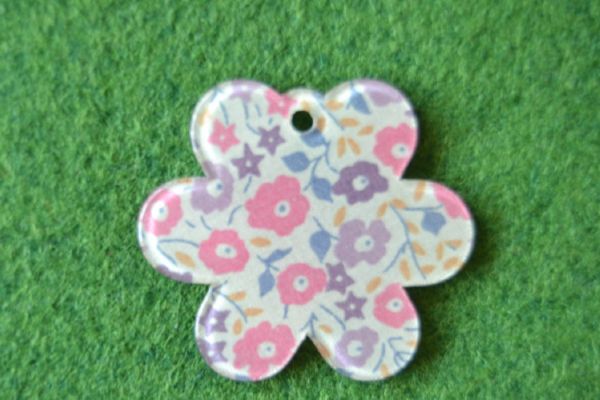 pendentif liberty fleur faiford rose mauve